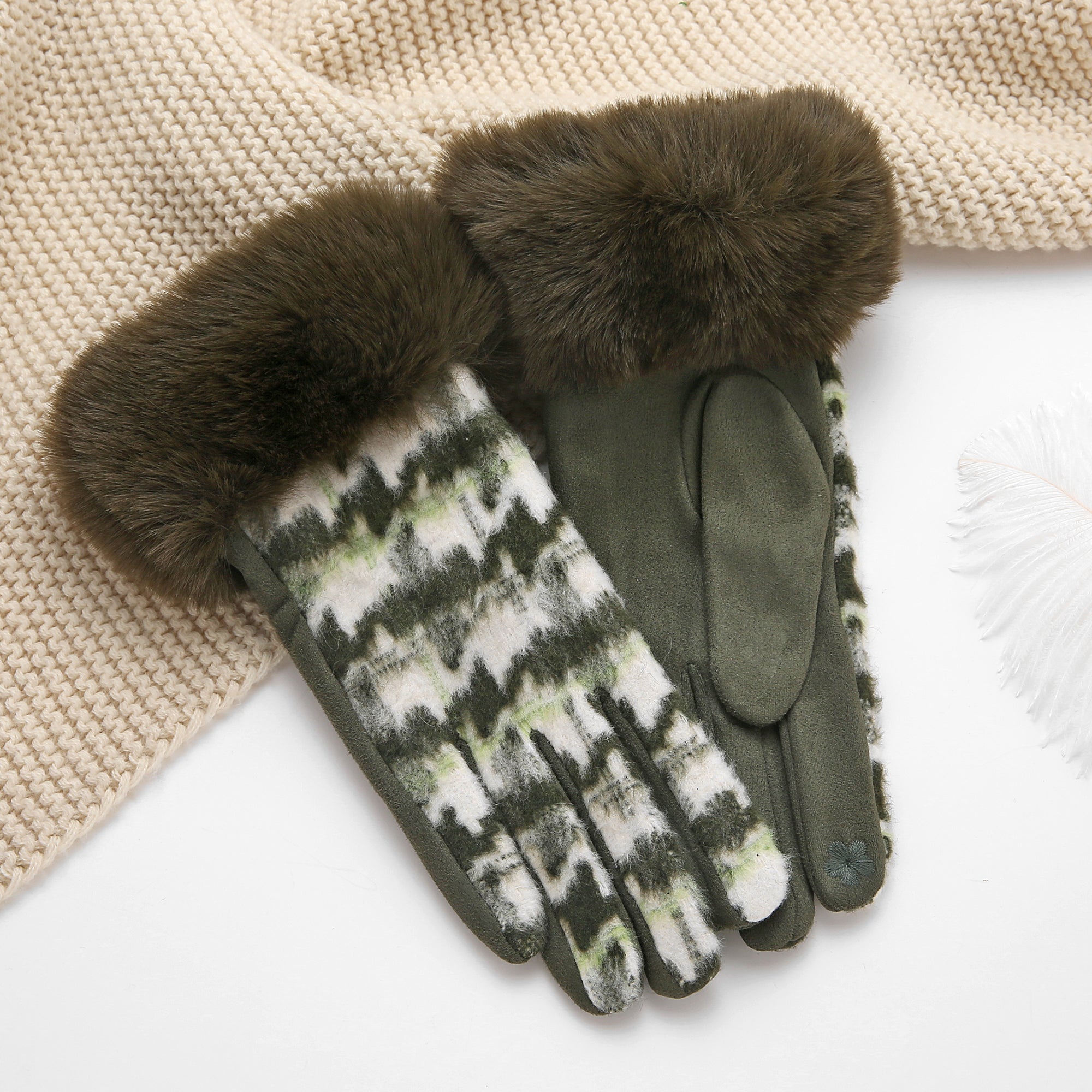 Faux Fur Edge Houndstooth Pattern Gloves