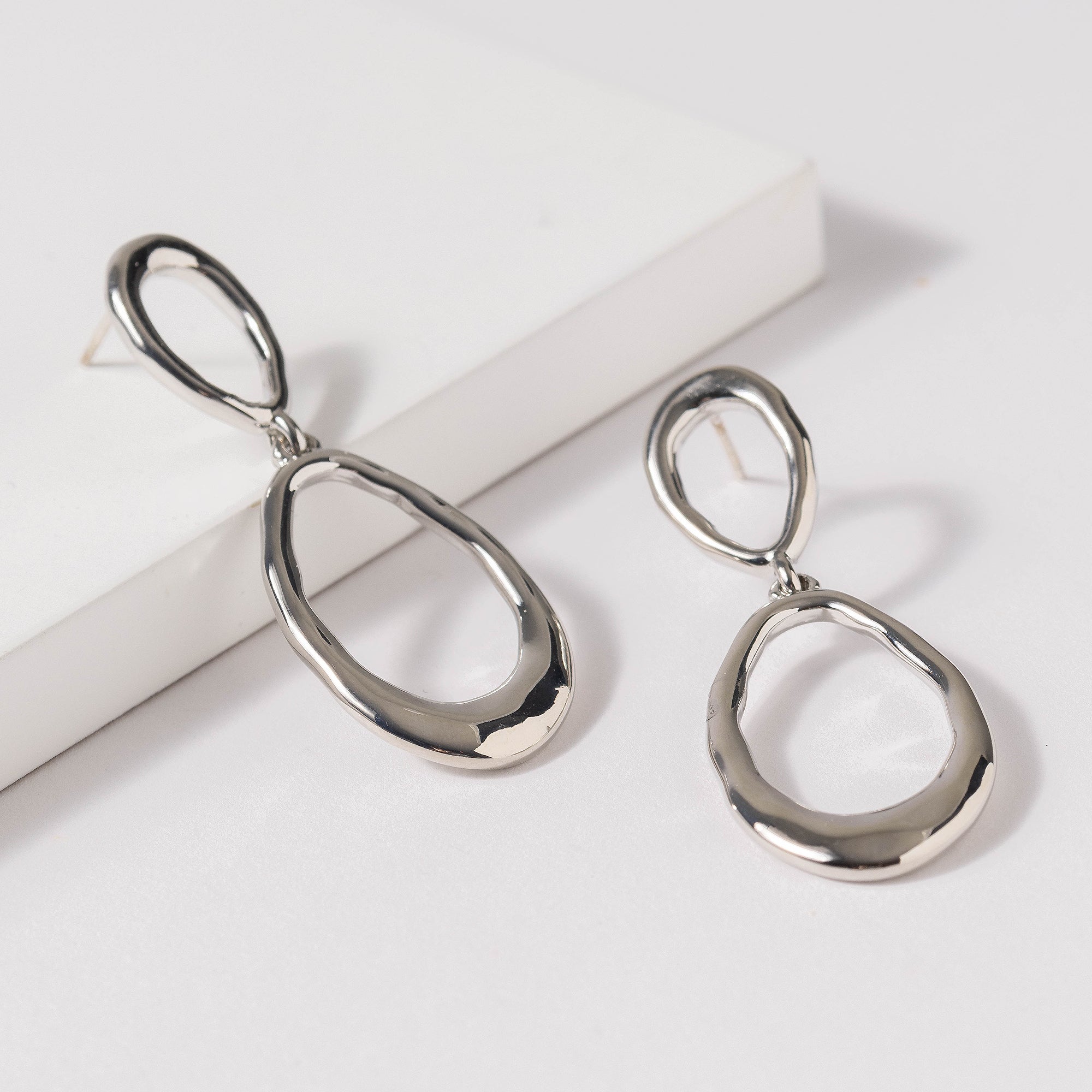 Oval Dangling Earrings