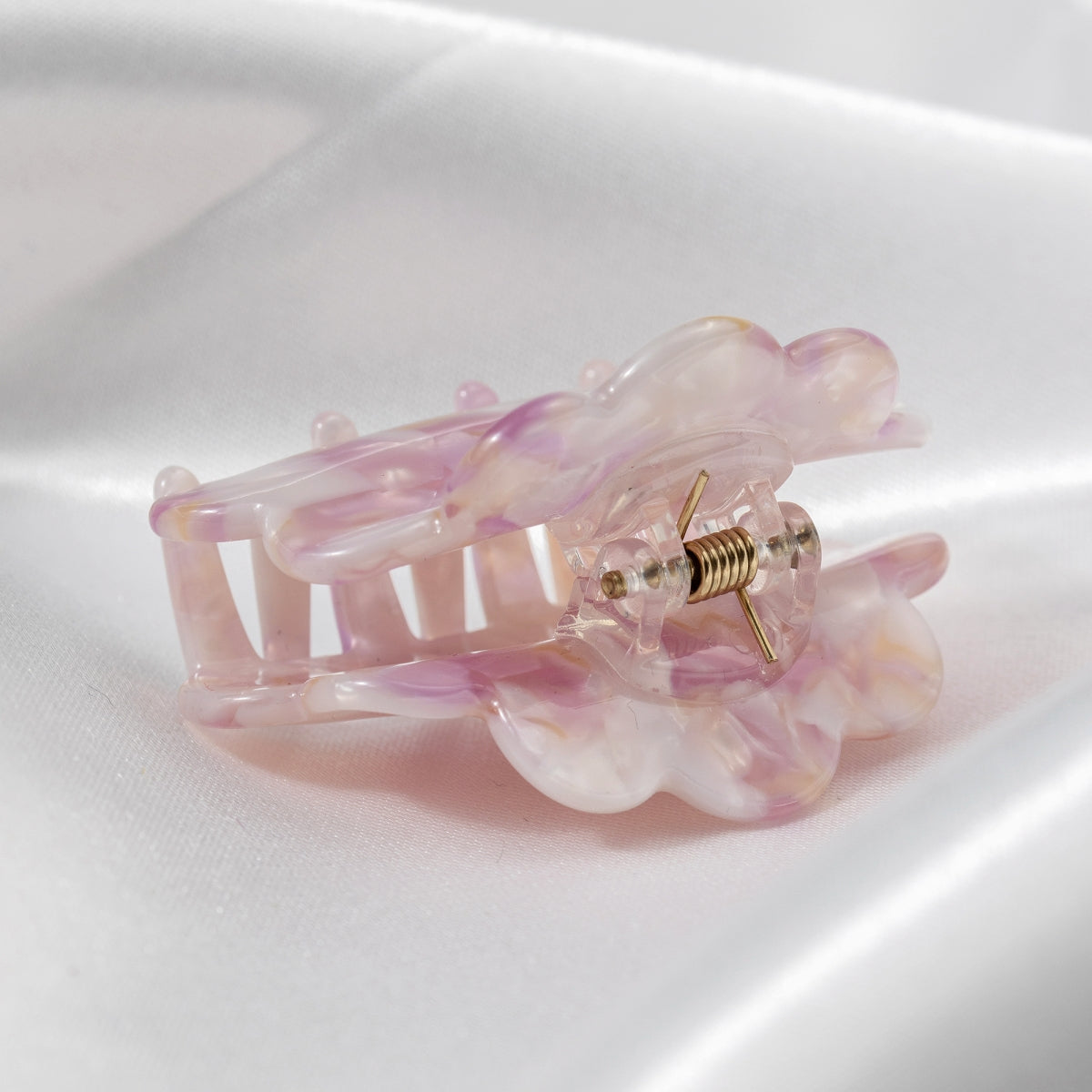 Floral Scallop Hair Claw