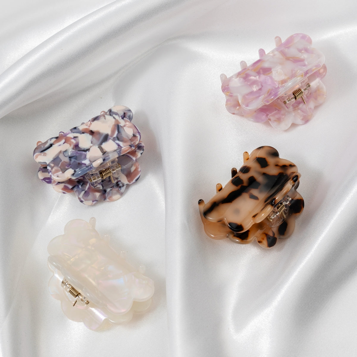 Floral Scallop Hair Claw