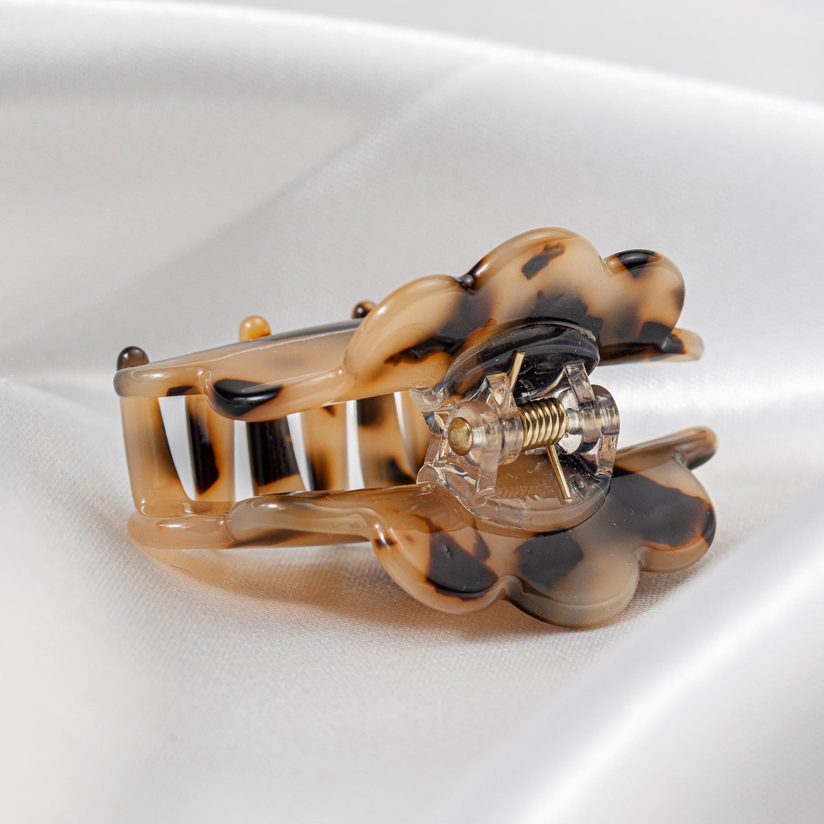 Floral Scallop Hair Claw