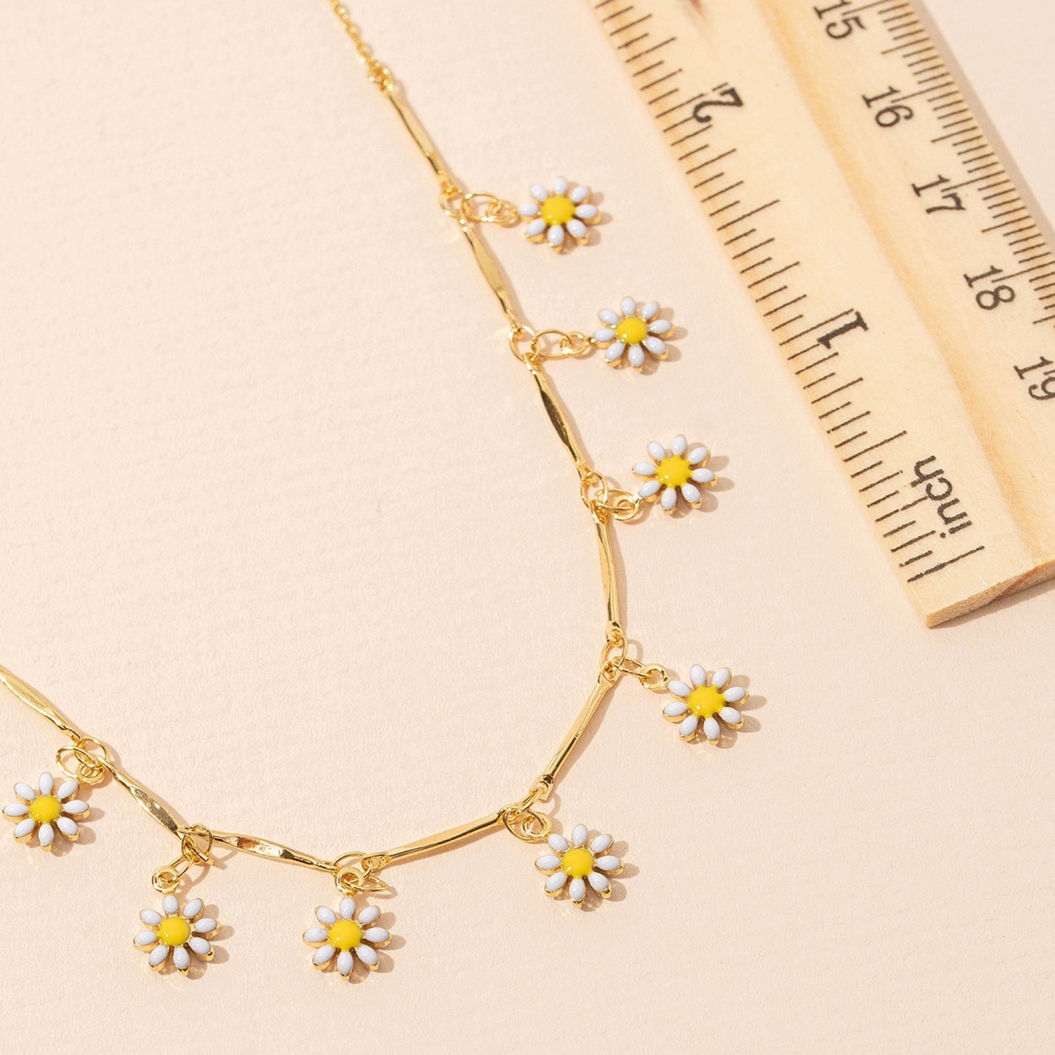 Daisy Flower Charm Necklace