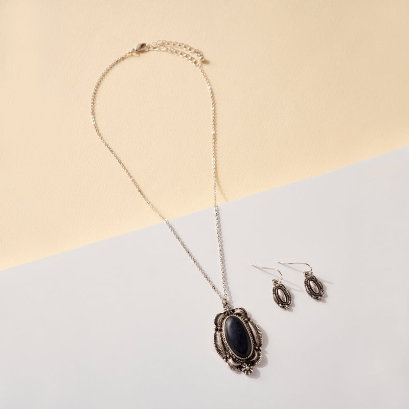 Western Design Stone Pendant Necklace