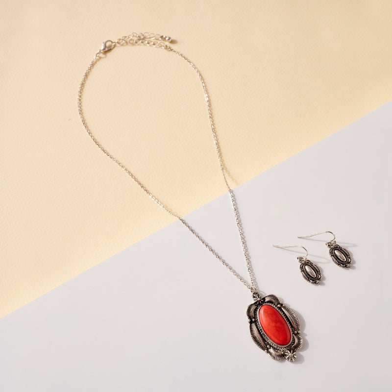 Western Design Stone Pendant Necklace
