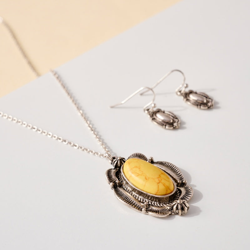 Western Design Stone Pendant Necklace